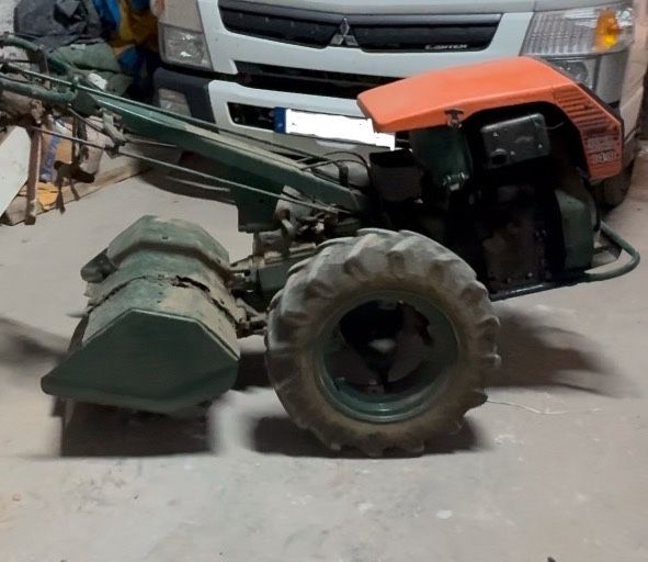 Trator GOLDONI 14 cv
