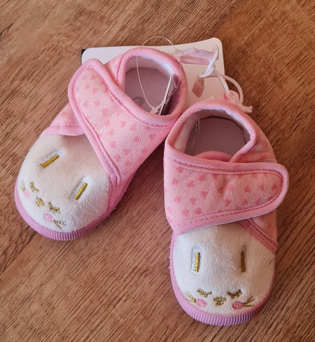 Продам дитячі  тапочки тапки 22р нові в садочок