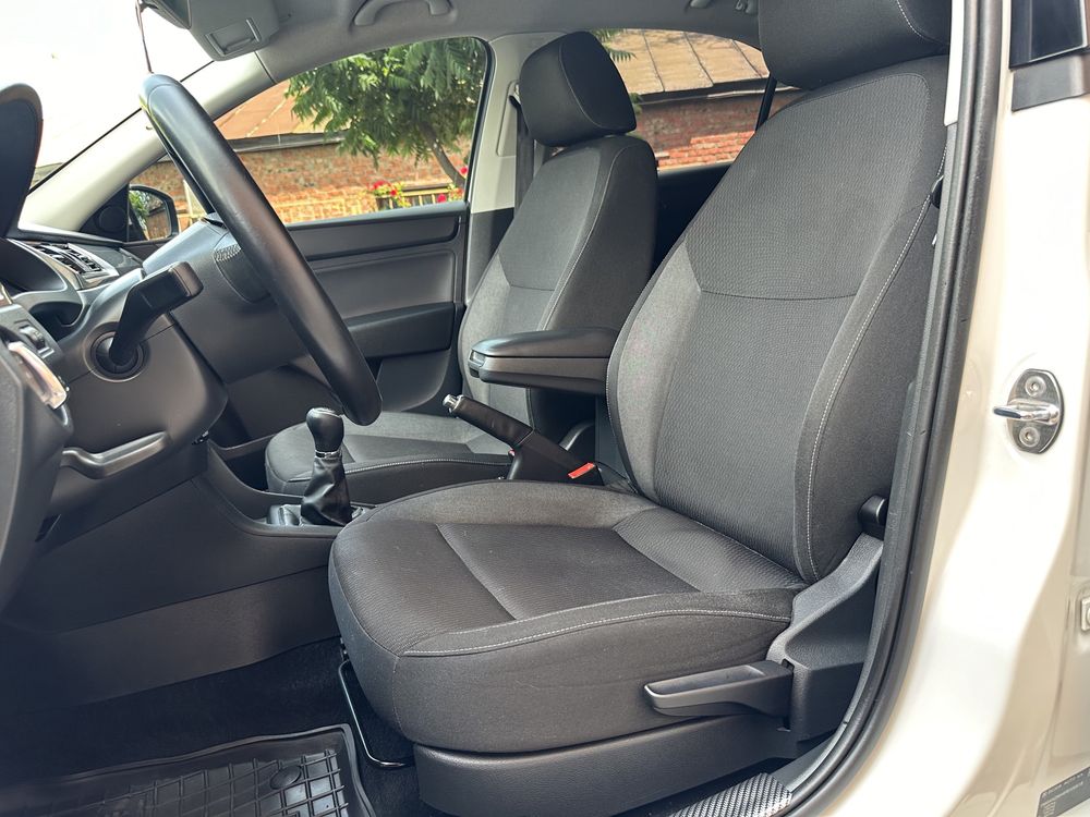 Продам SKODA RAPID 1.2TSI 2015 рік