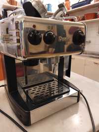 Expresso Machine Dualit in polished stainless steel, complete.