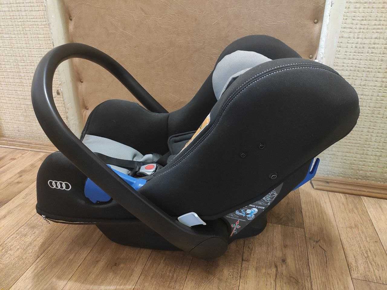 Дитяче автокрісло Audi Baby Seat  Детская люлька Audi I-SIZE