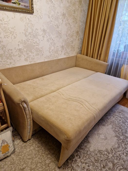 Продам диван в гарному стані