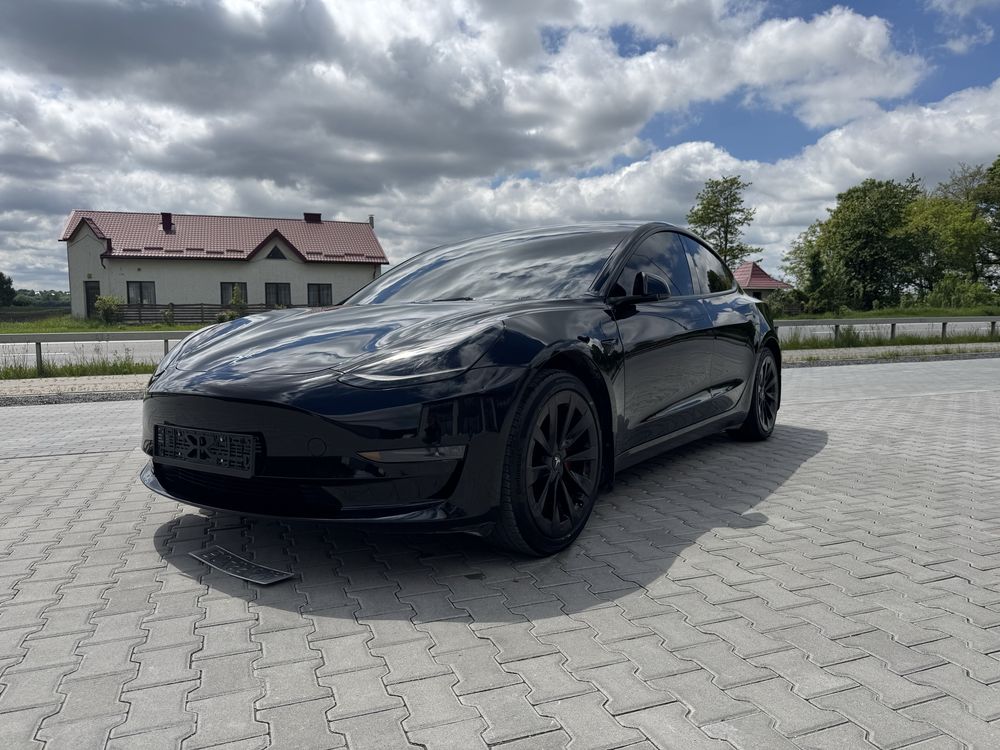 Tesla Model 3 Rear-Wheel Drive