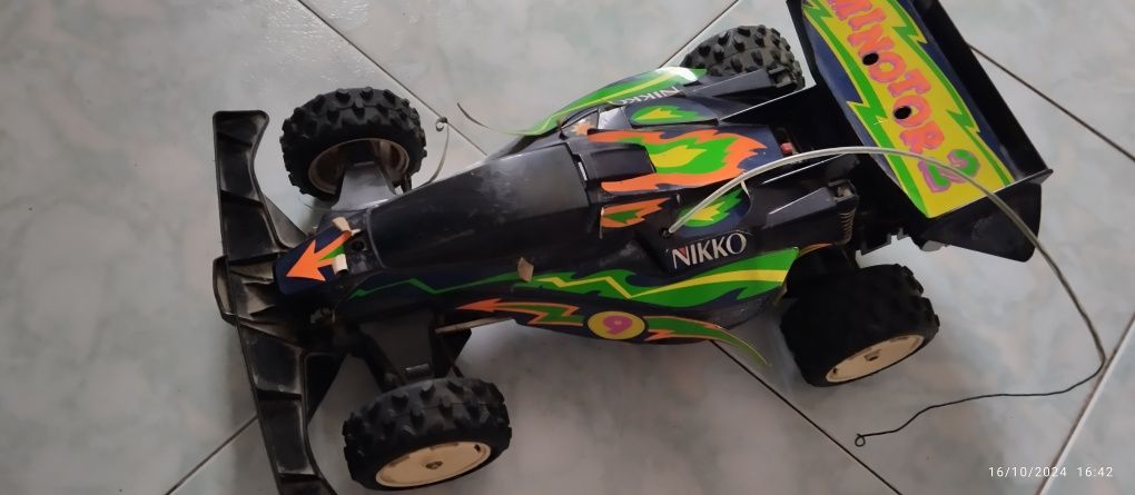 Carro telecomandado Nikko