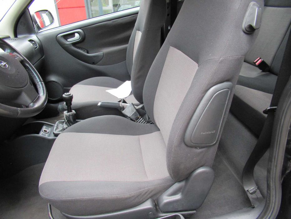 Opel Corsa C 1.2 80km ekonomiczny niezawodny ładne blachy benzyna 2004