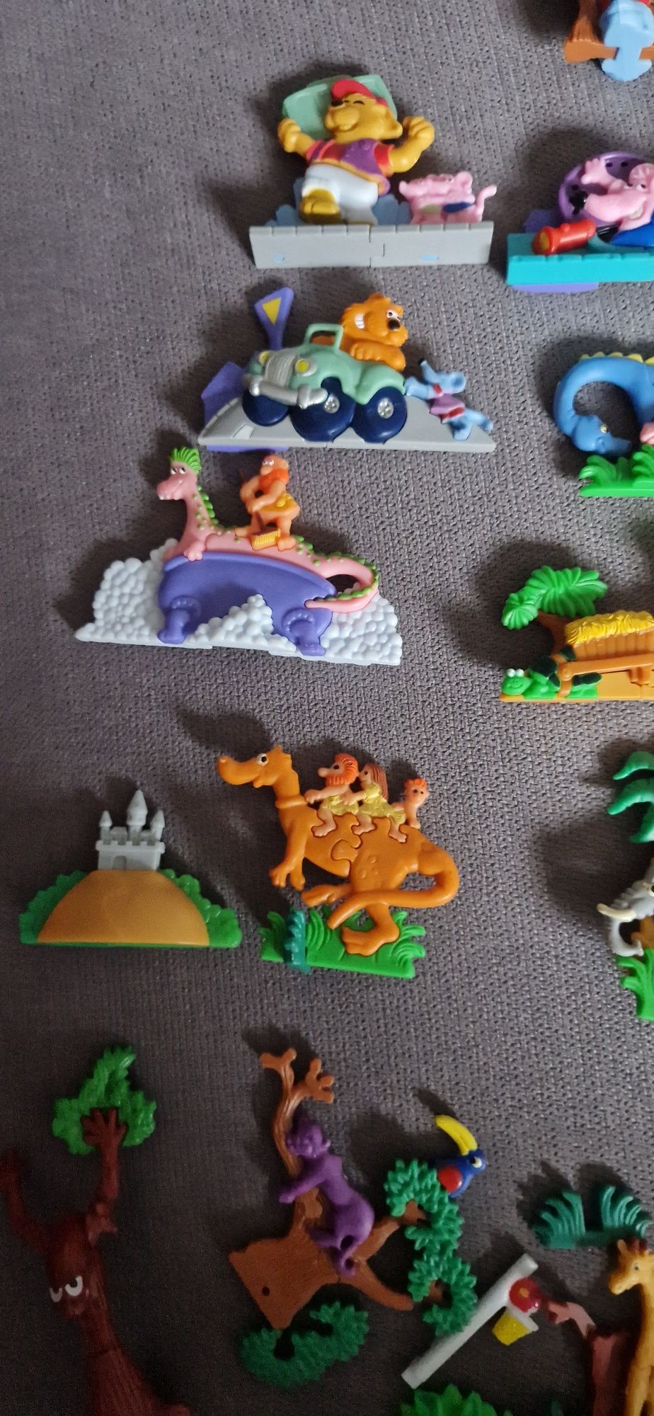 Puzzle 3D figurki z kinder niespodzianka