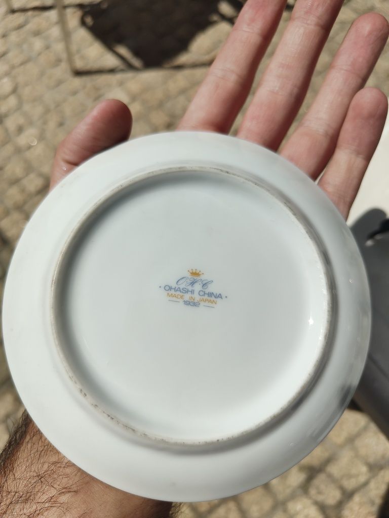 Pratos/Cinzeiros Antigos