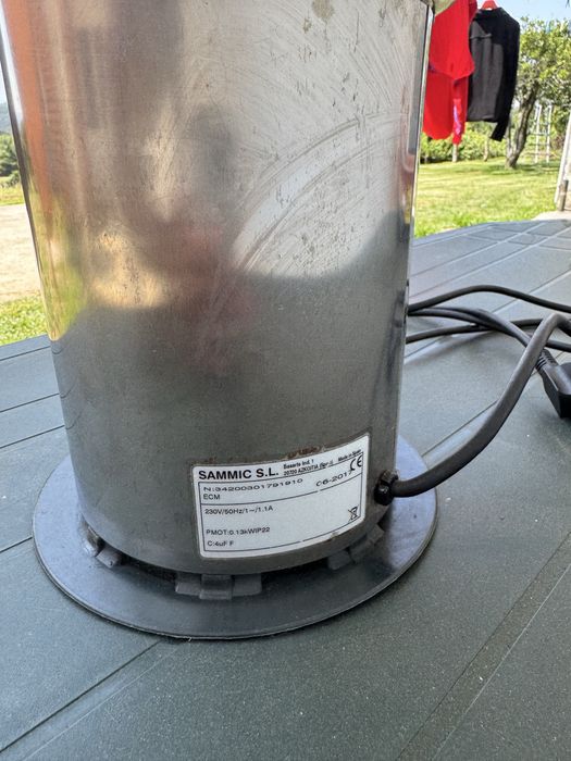 Espremedor de citrinos profissional