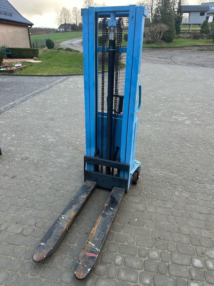 Sztaplarka pół elektryczna paleciak