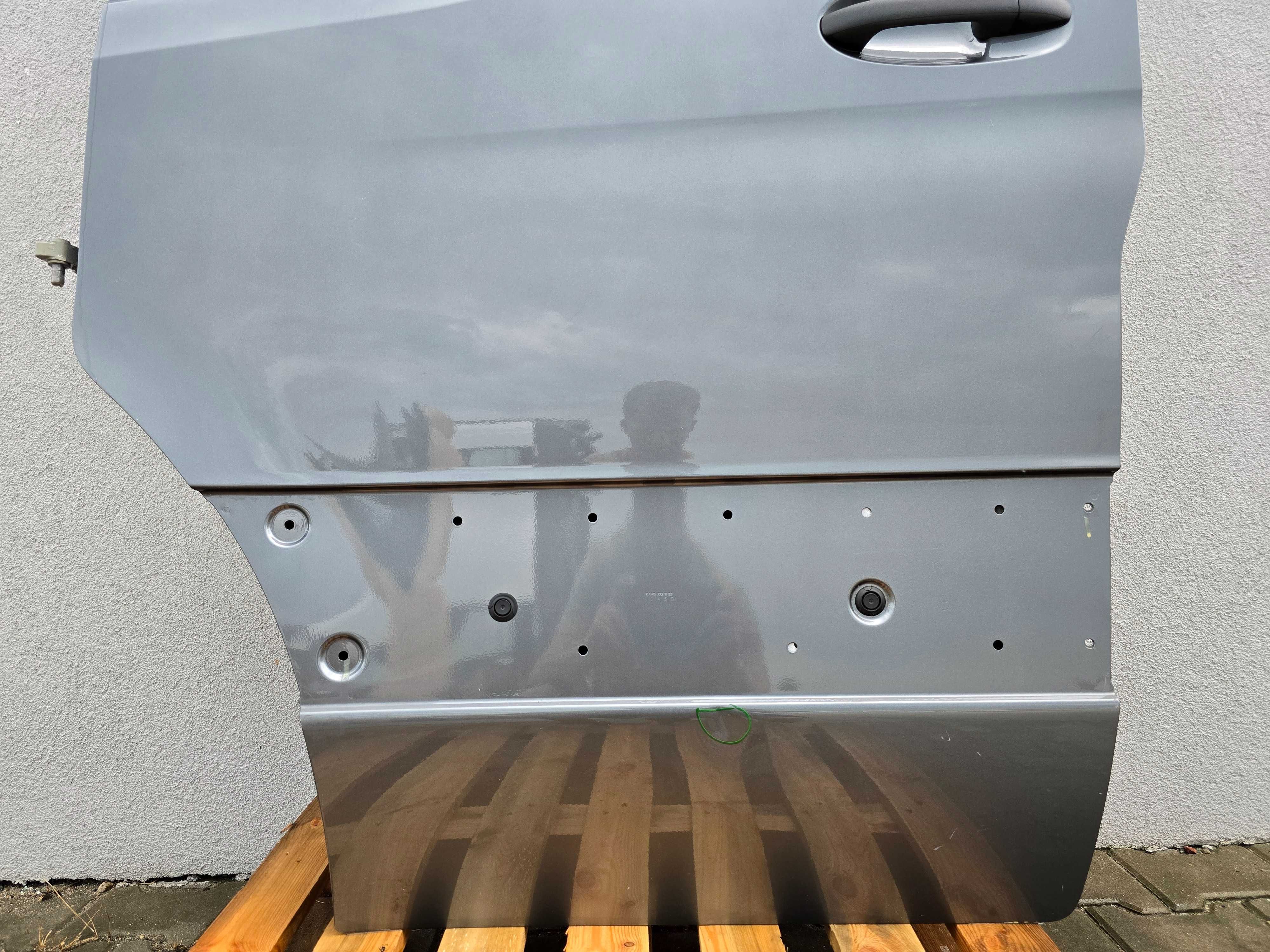 Drzwi Lewe Przednie Mercedes W907 W910 A2546-06