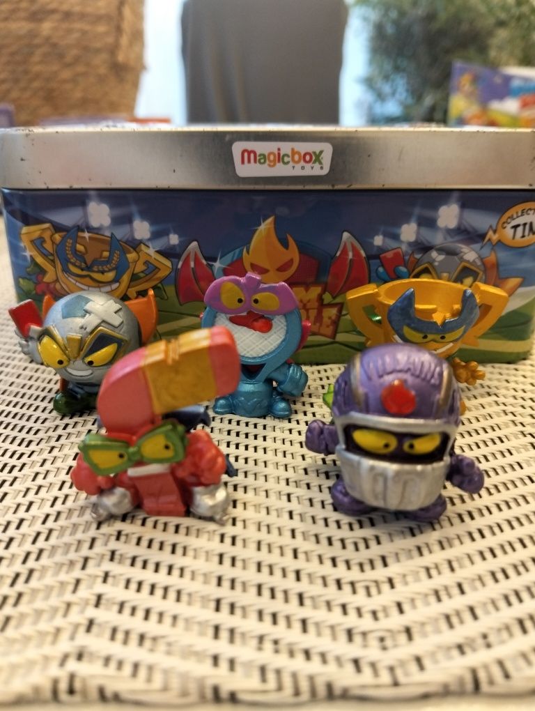 Super zings box. Super Things magic box. Puszka super zings +5 figurek