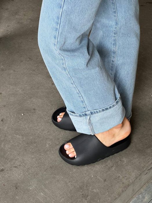 Klapki Yeezy Slide black
