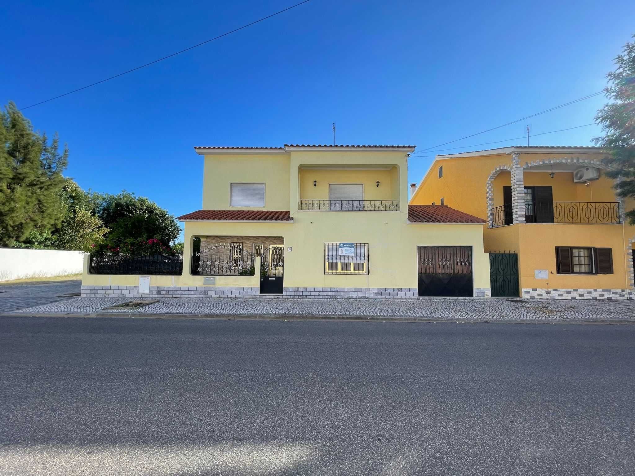 Grande Casa de Família T5 c/ Anexo, Garagem e Quintal, Ponte de Sor