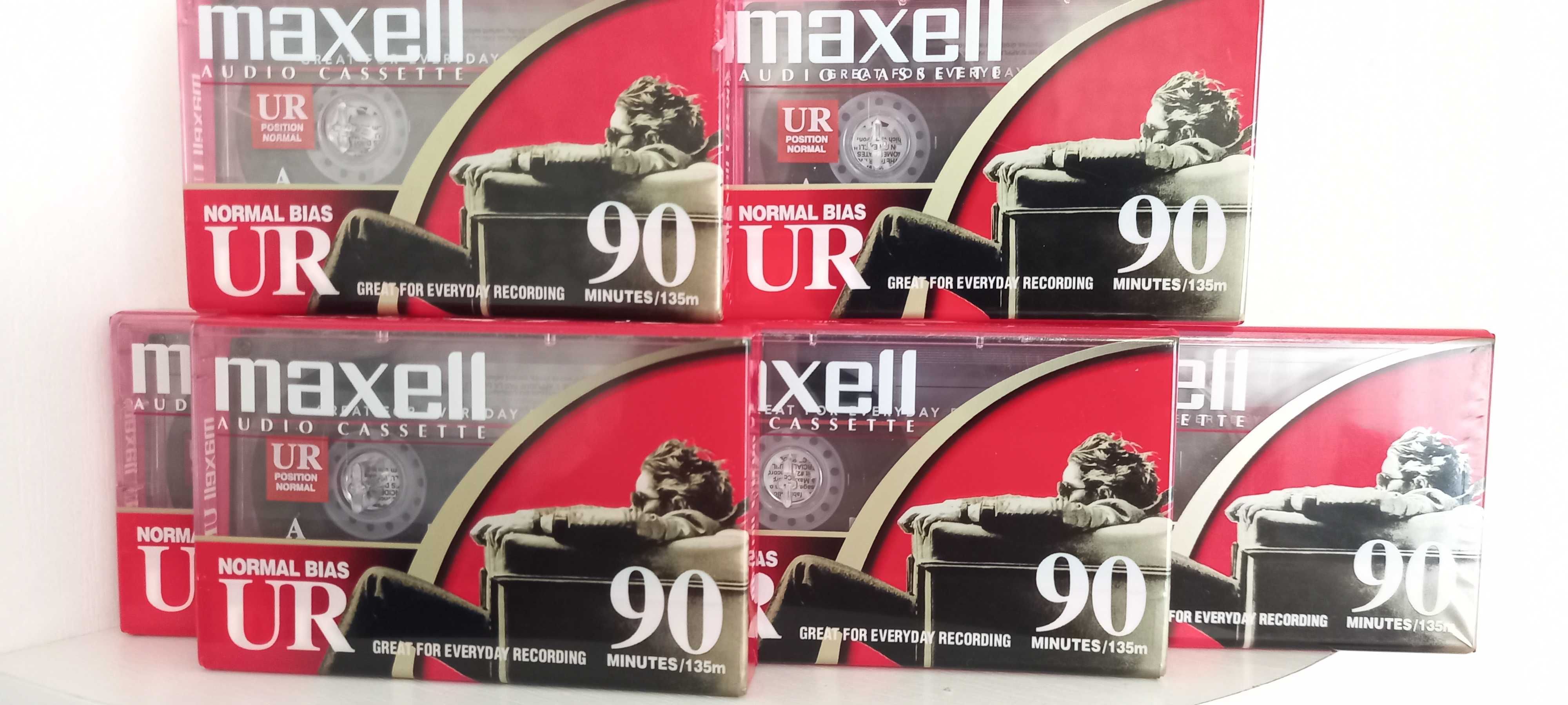 Аудио кассеты Maxell UR-90 запечатанные в пленке.