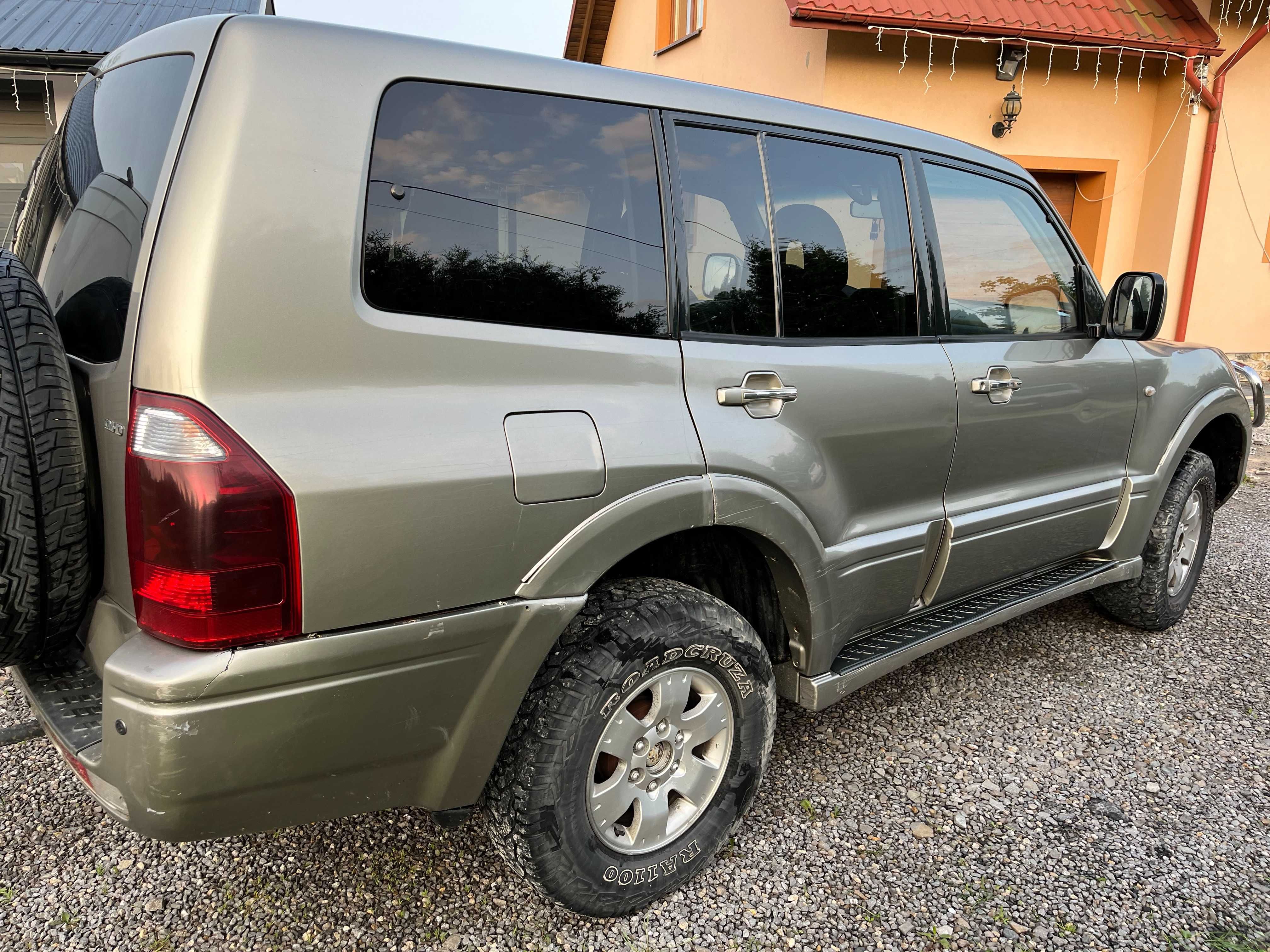 Mitsubishi Pajero 3.2 rok 2004