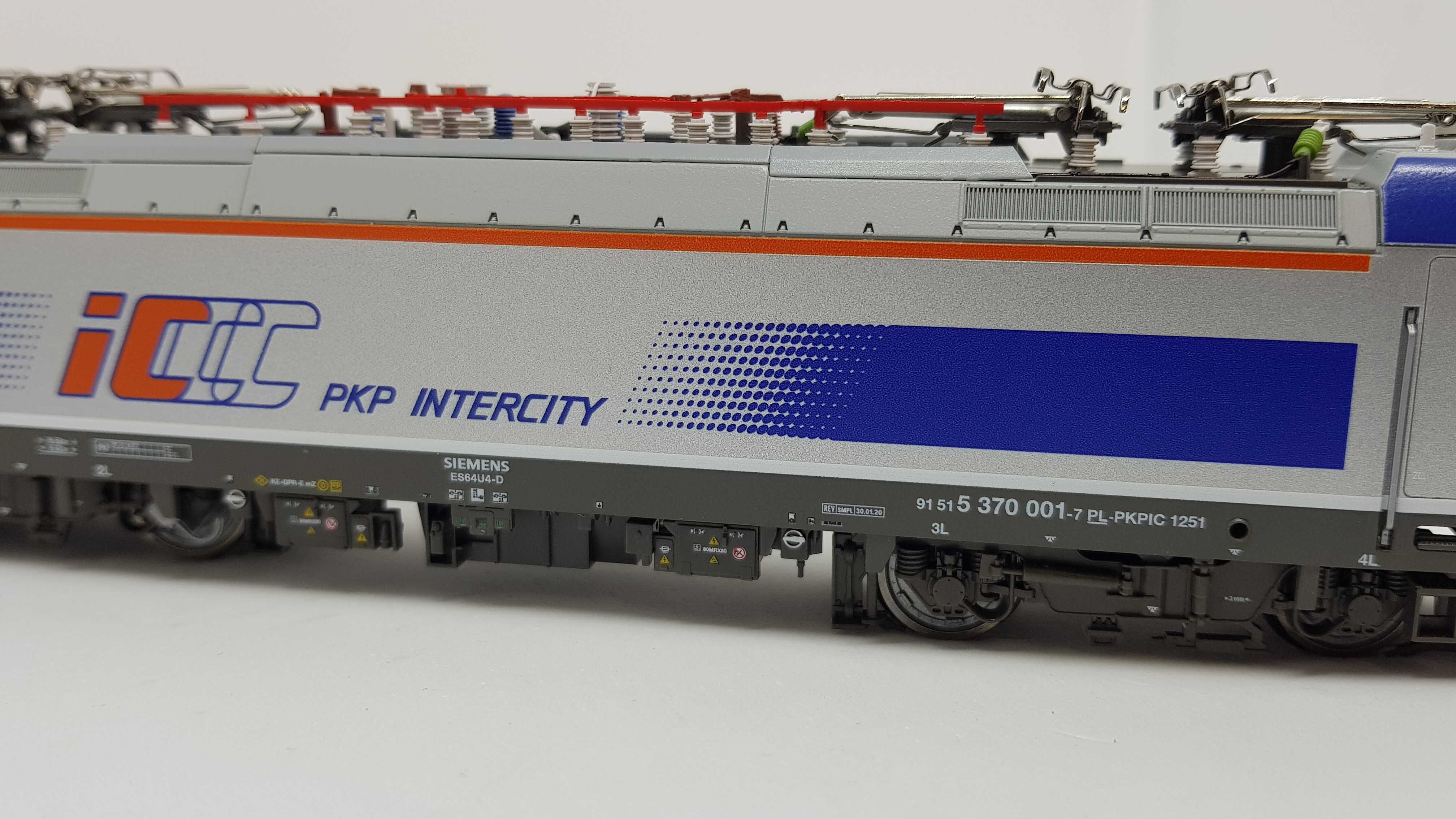 Elektrowóz ES64 Taurus PKP InterCity dcc z dźwiękiem 70490