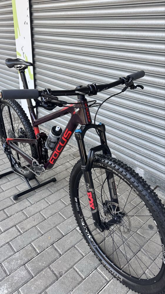 Bicicleta focus one (full carbono)