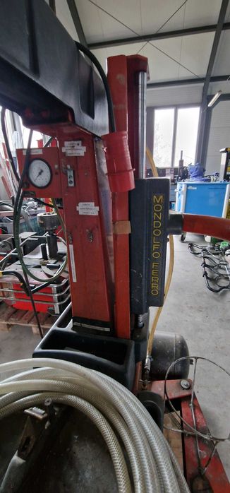 Montażownica do kół - Mondolfo Ferro Aquila A320