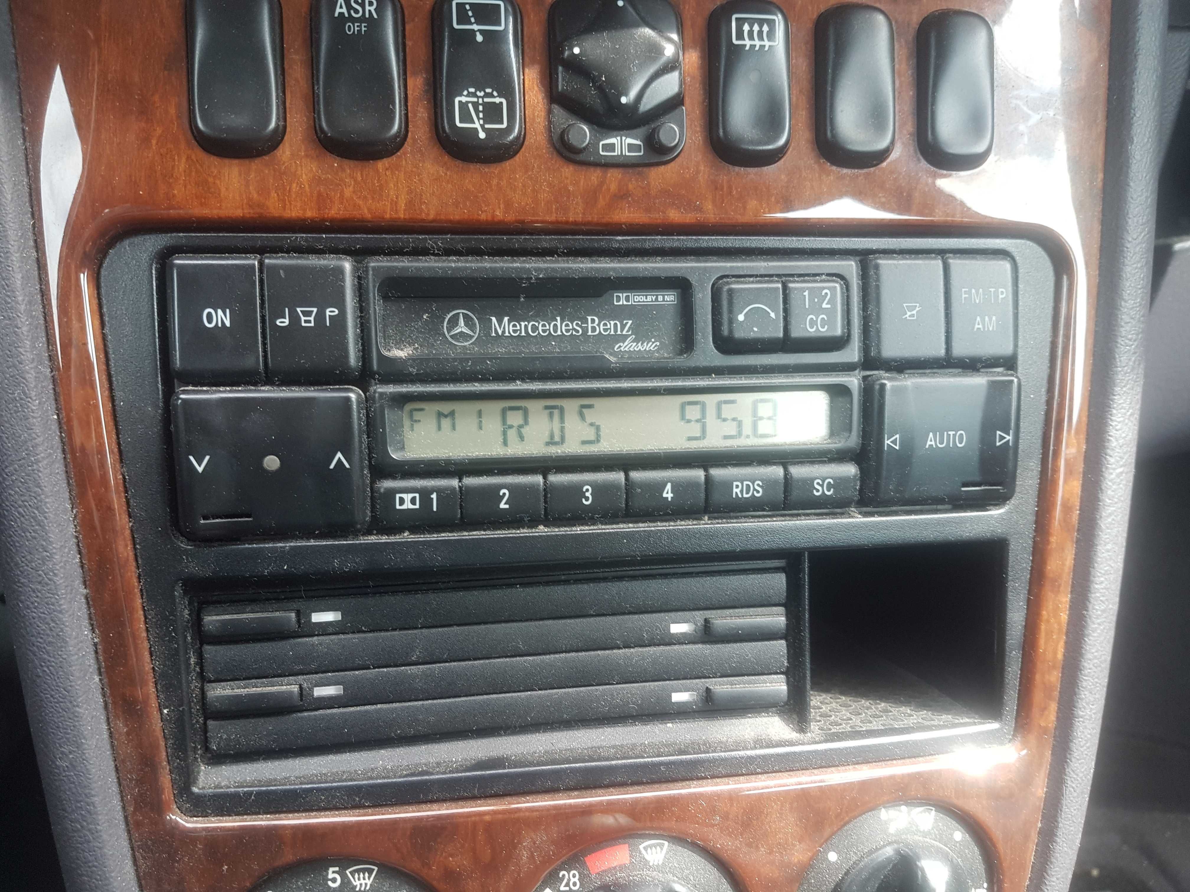 do kolekcji - retro radio Mercedes Classic Becker + kod