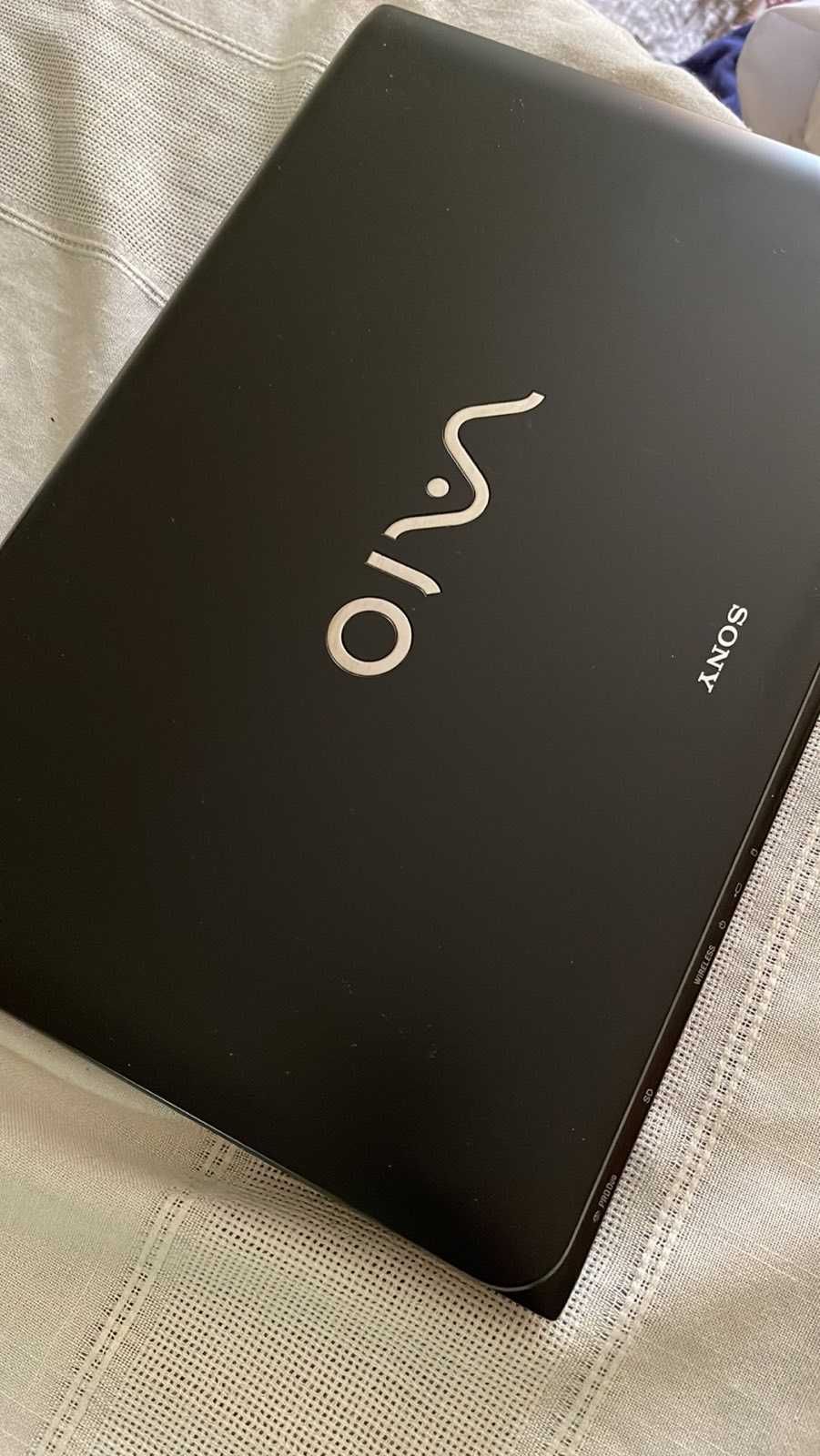 Hоутбук Sony Vaio модель SVE151C11M