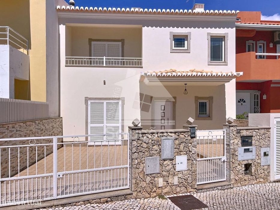 Moradia com 3 Quartos Localizada na Bemposta para Arrendamento Anual