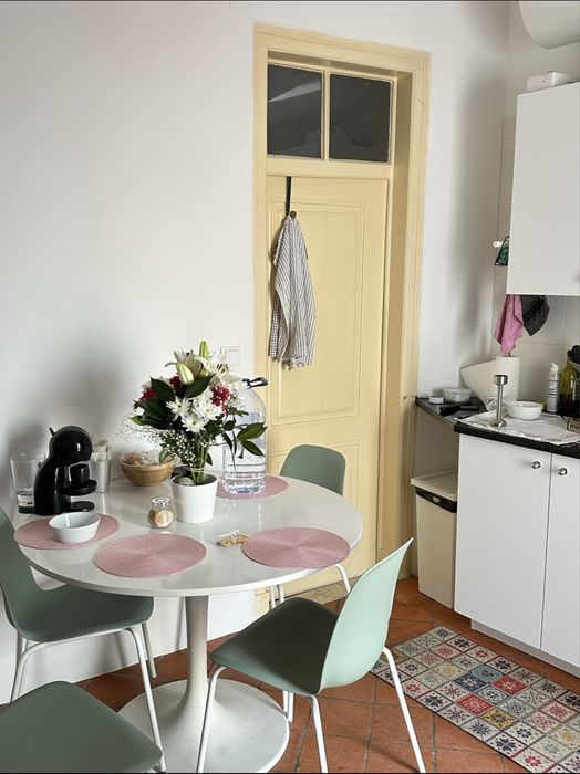 Conjunto mesa + cadeiras