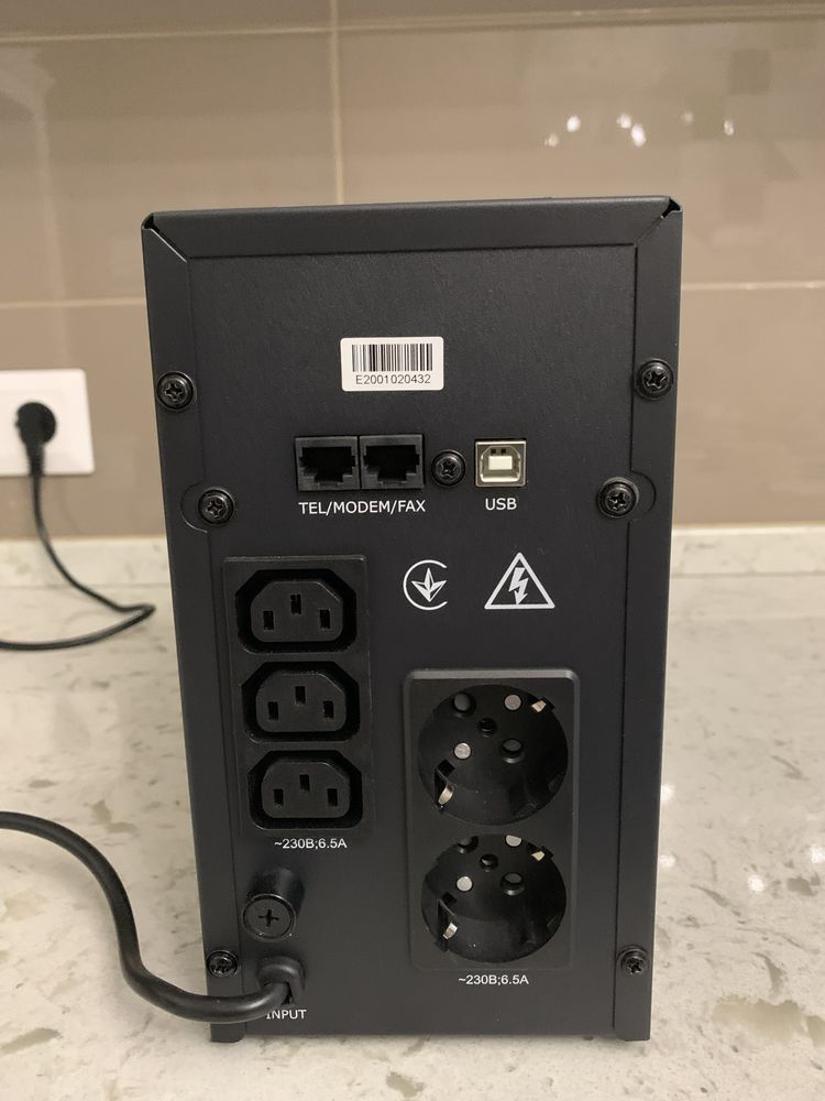 ДБЖ EnerGenie Pro 1500 VA LCD