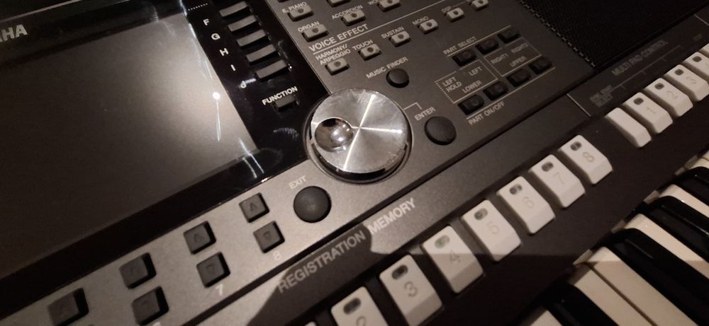 Keyboard yamaha psr s970