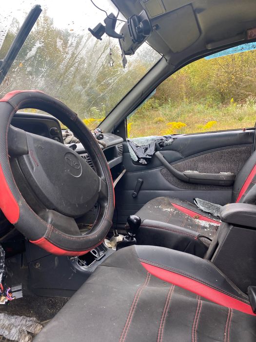 Автомобіль, дейво нексія під розборку або ціліком