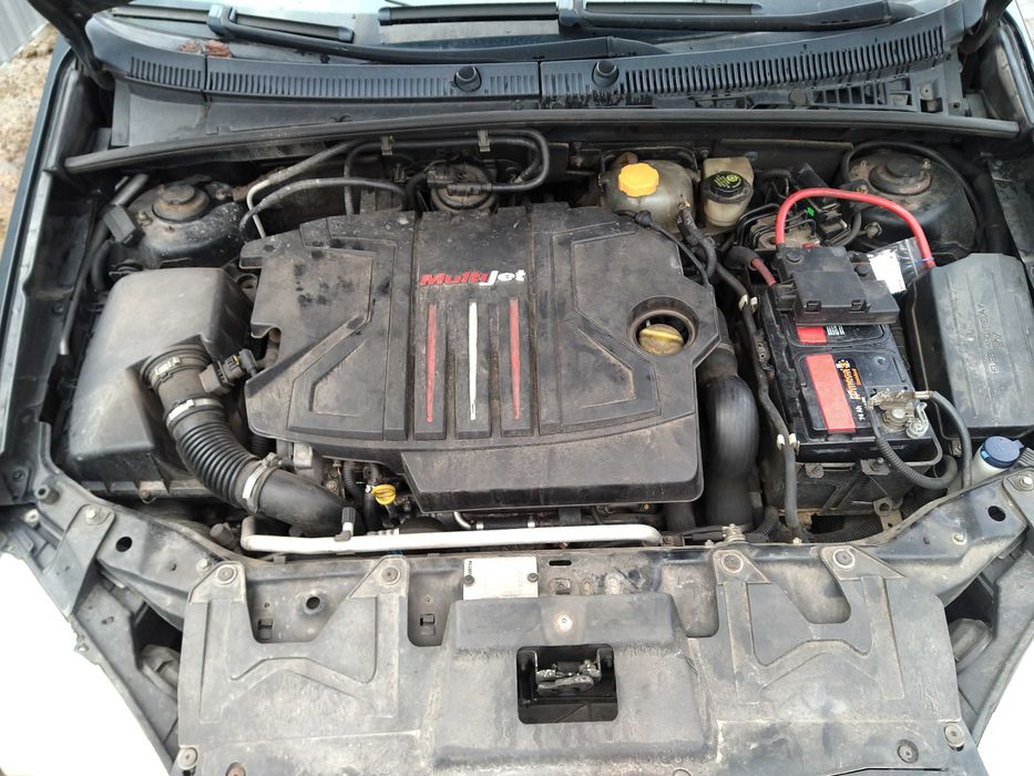 FIat Croma - Części - Drzwi / maska / błotnik / klapa / lampa / inne