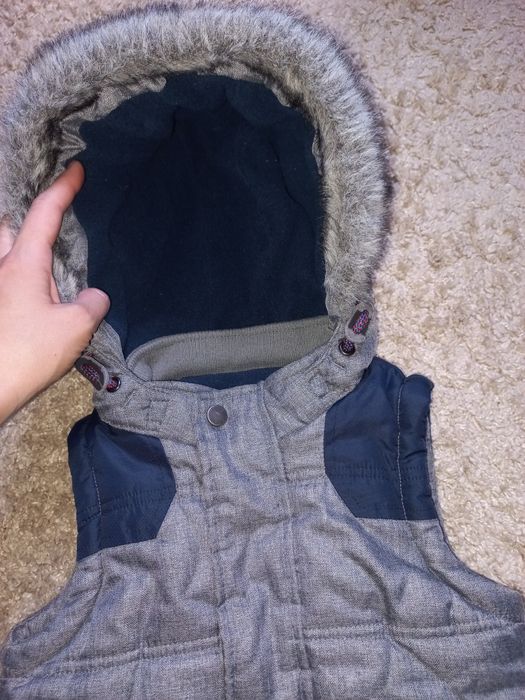 Фирменная жилетка безрукавка на мальчика 3-4 года