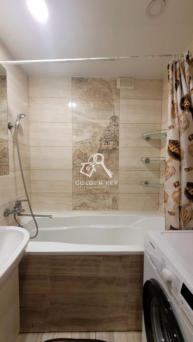 Продаж 4-кімнатної квартири на пл.Артема