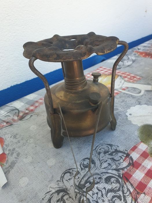 Fogao pequeno a petroleo antigo