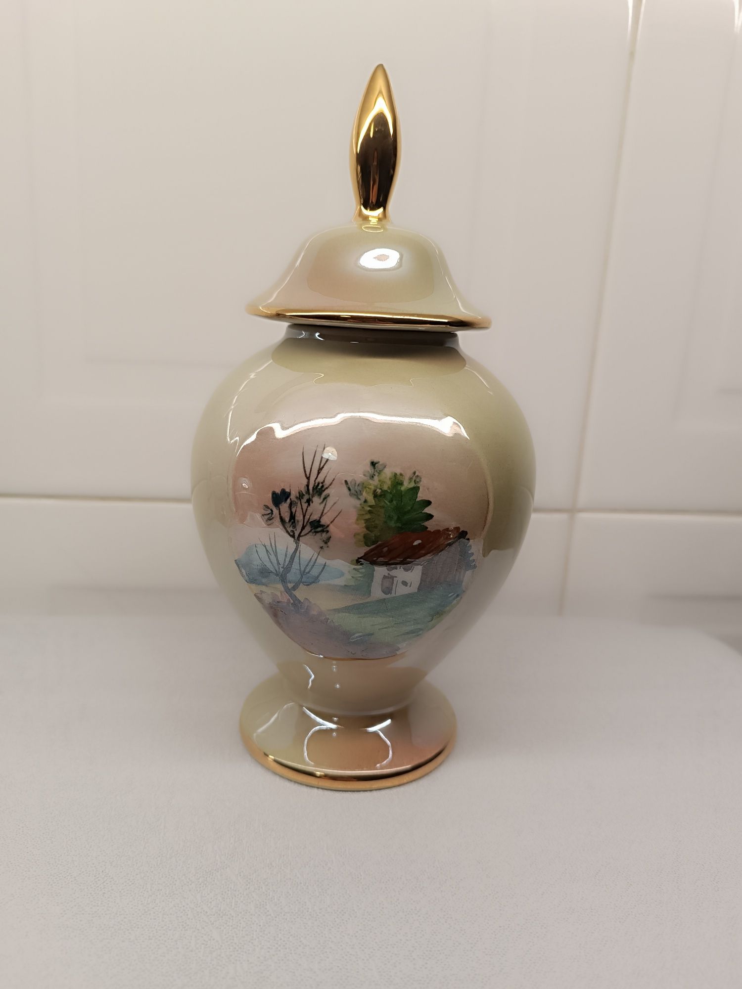 Pote Porcelana Antigo. RB Alcobaça. Numerada. Nova