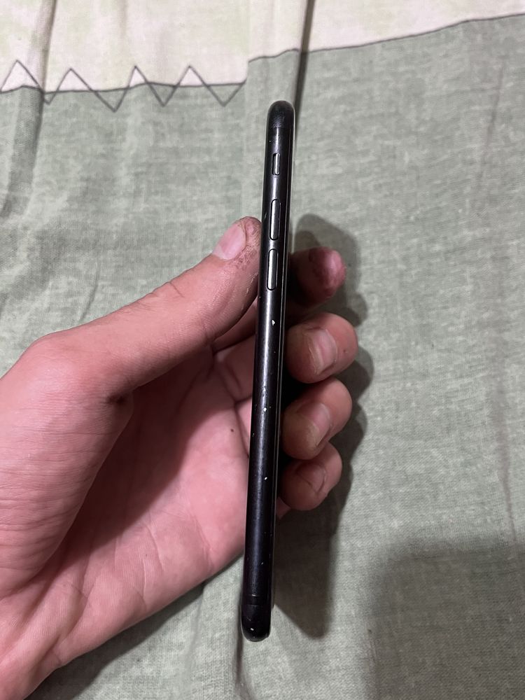 IPhone 7 black 32GB Neverlock айфон