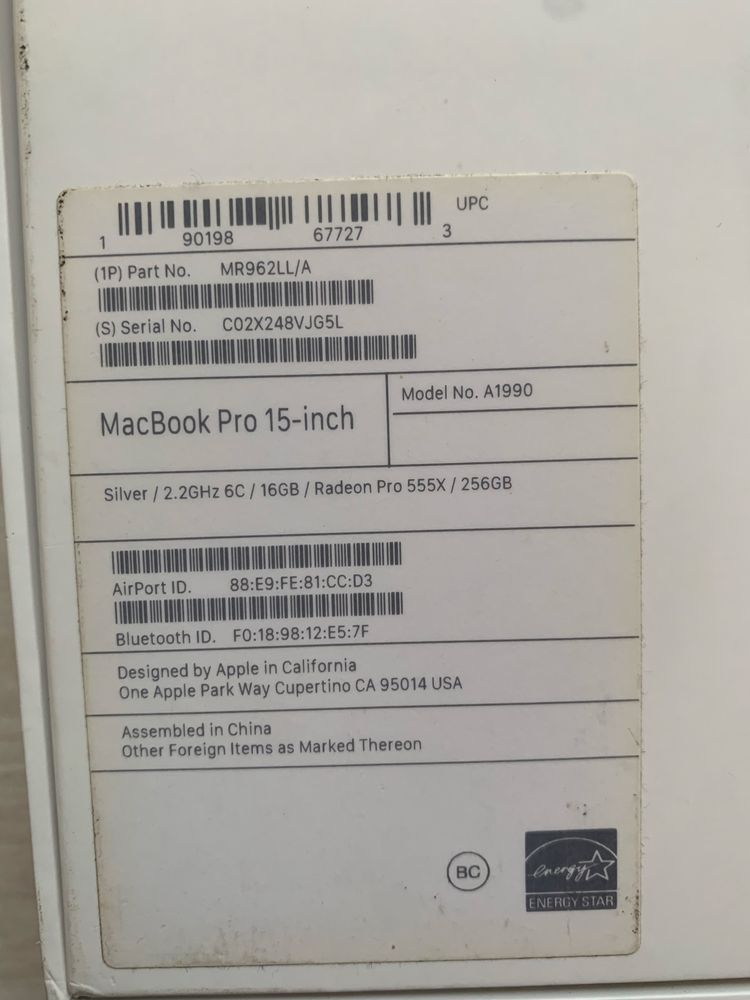 Apple Macbook Pro 15.4 дюйма i7 6ядер 16гб