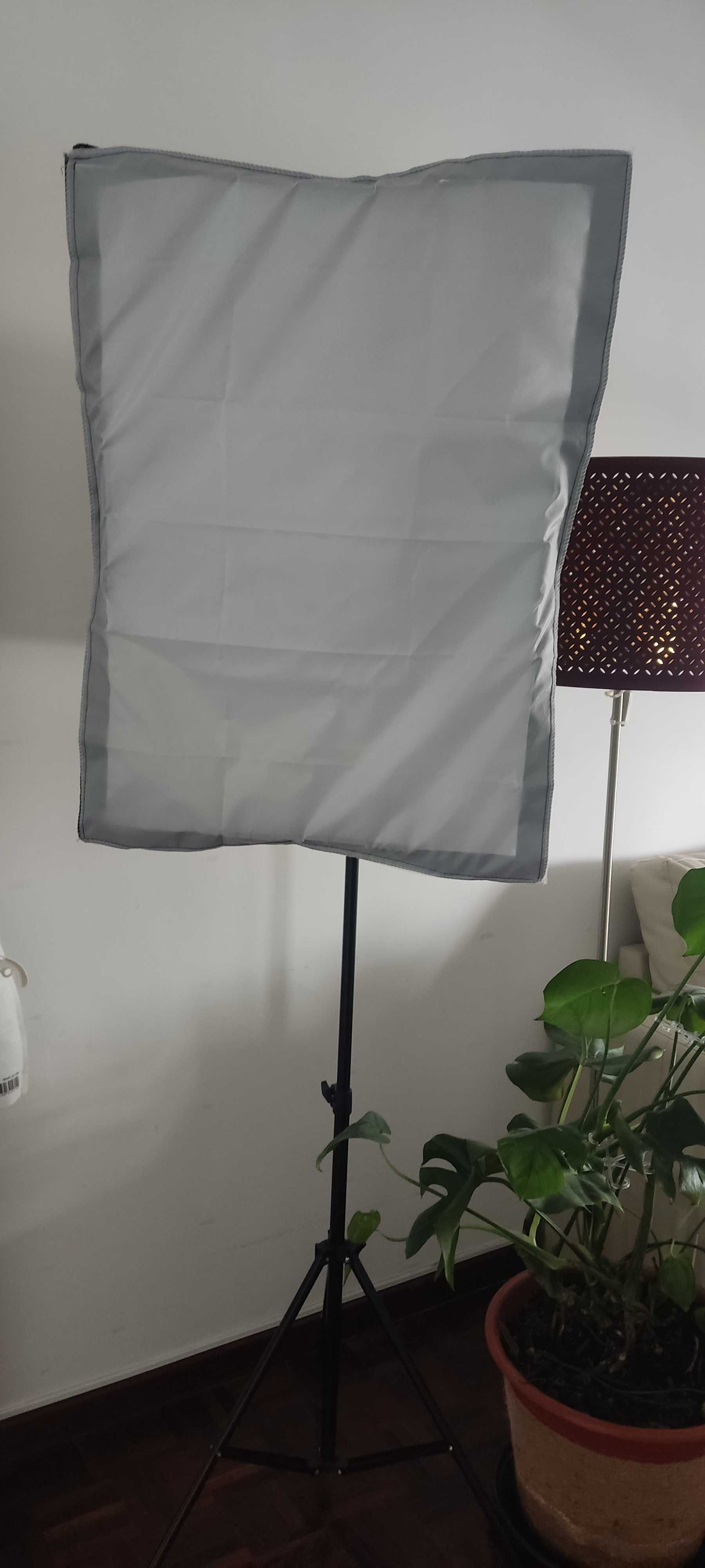 Foco luz , lâmpada, tripé, com comando e bolsa