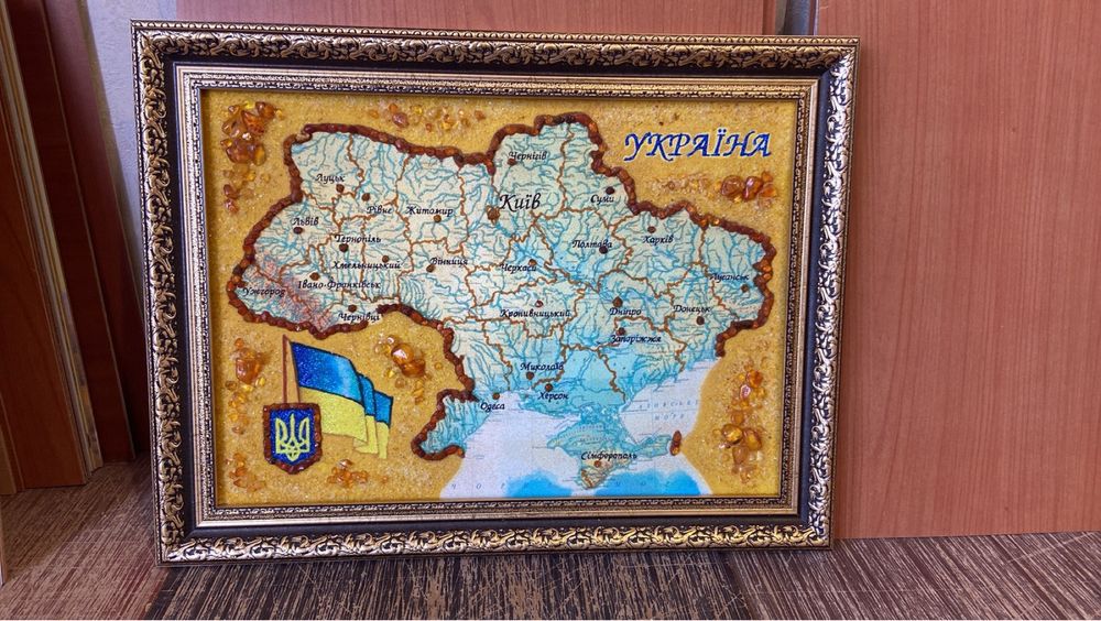 Карта України картина з бурштину