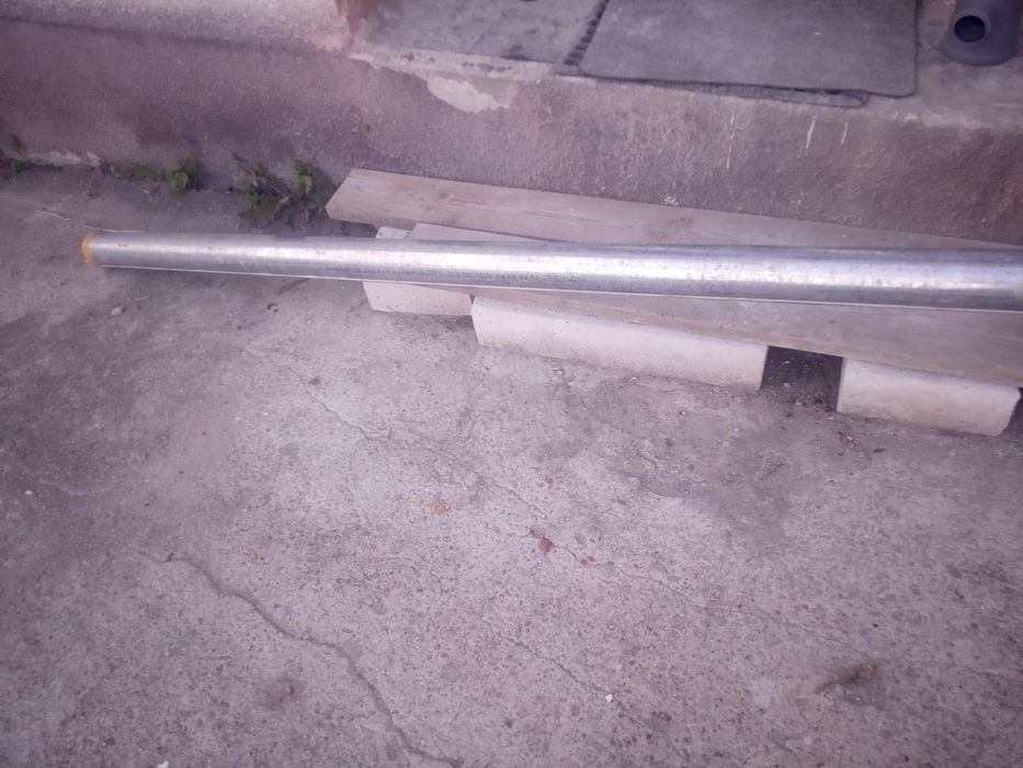 Słupki ogrodzeniowe metalowe