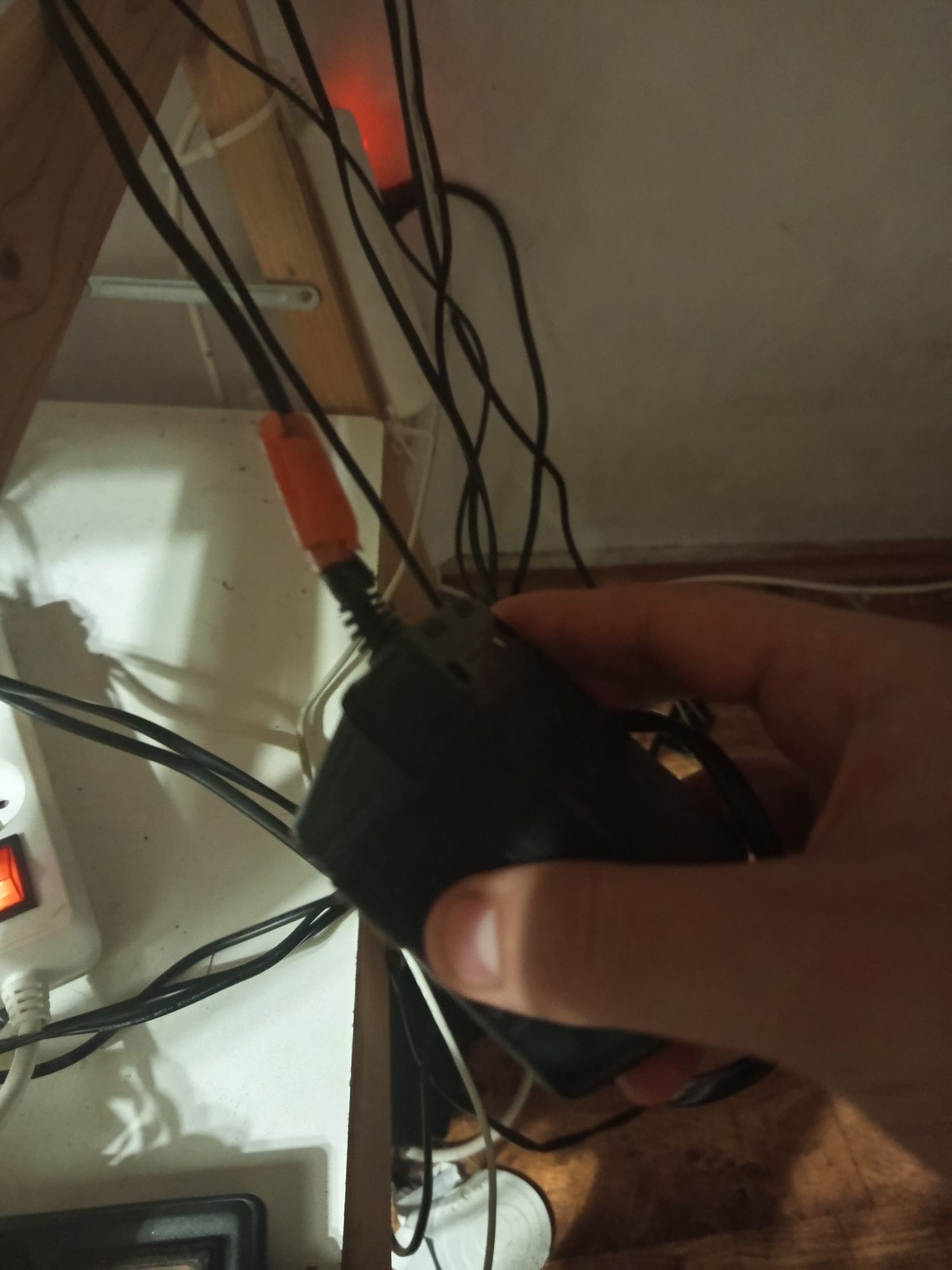 Phonic AM220 Kompaktowy analogowy Mikser audio