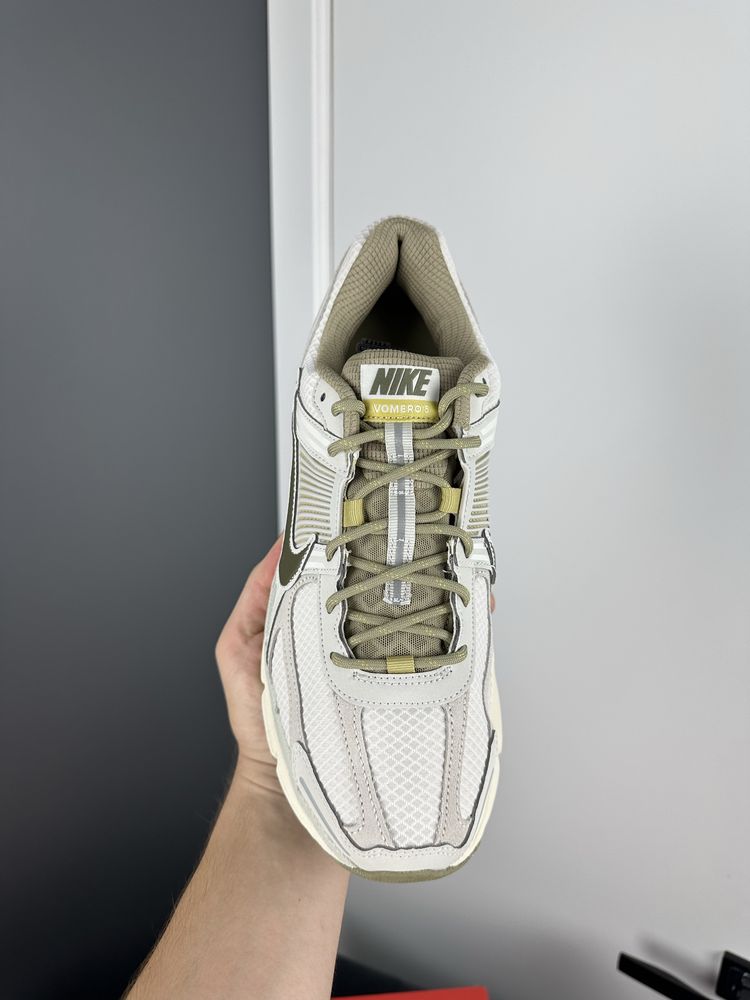 Оригінал Кросівки  Nike Zoom Vomero 5 FV0397-001