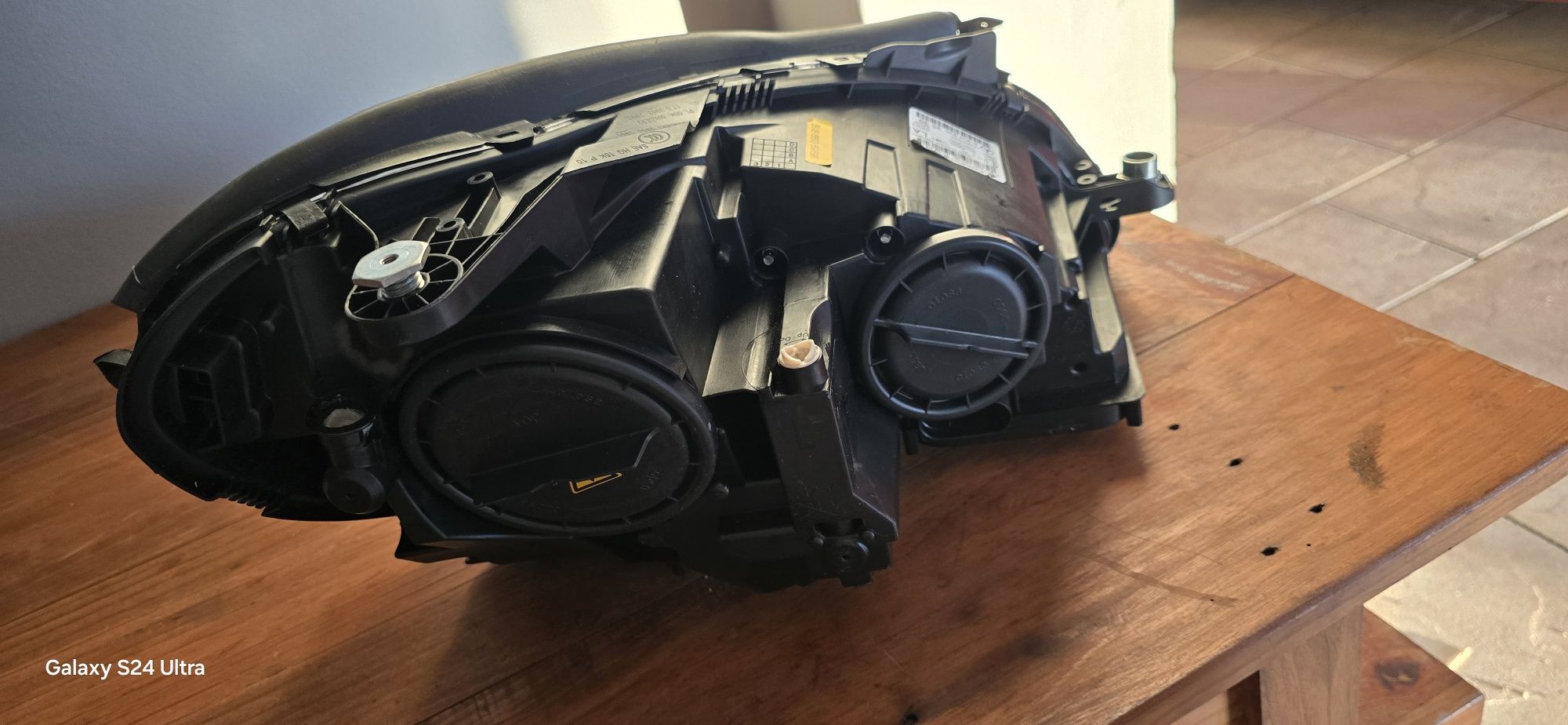Farol bi xenon esq w204 facelift