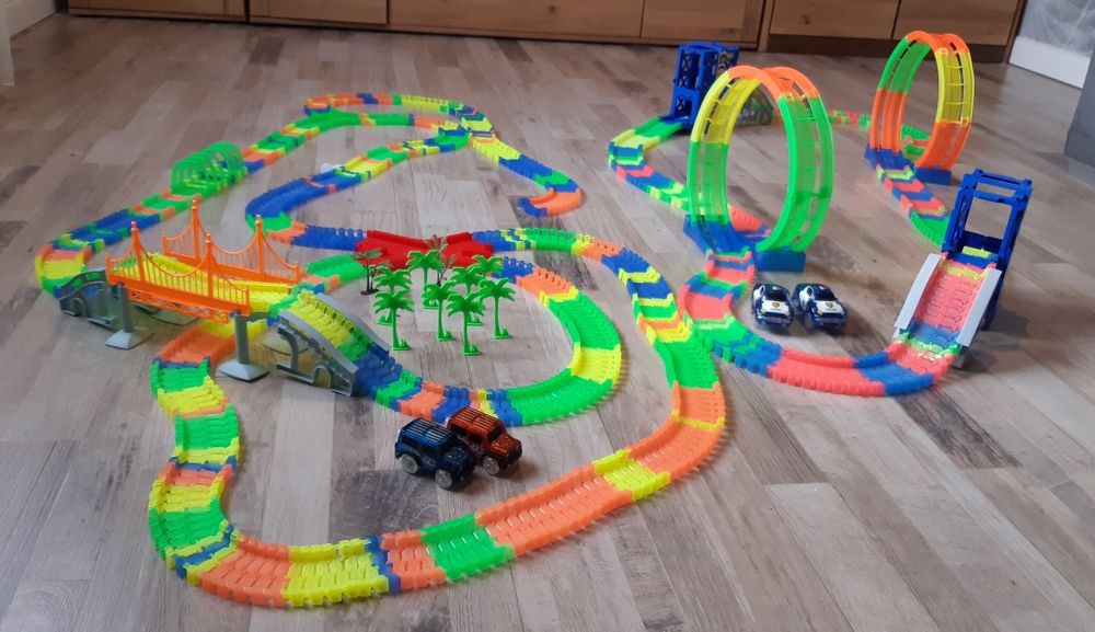 Tor samochodowy świecący