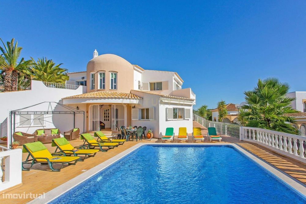 Moradia T4 com Vista Mar e Jardim em Albufeira, Faro