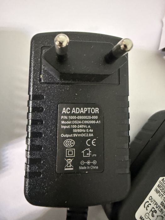 Зарядне на планшет 5V/3A 2.5мм 9V/2A 3.5мм