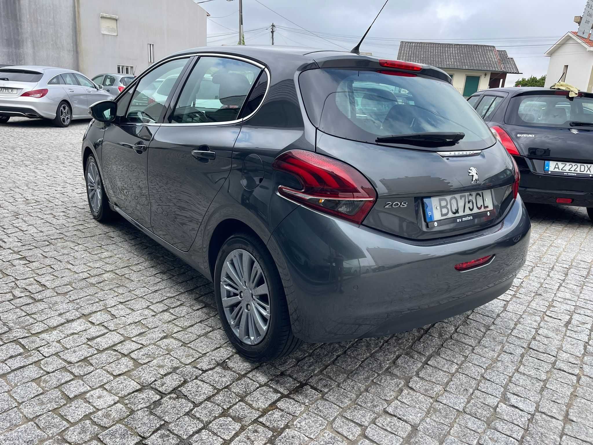 Carro em excelentes condições 1200 de cilindrada