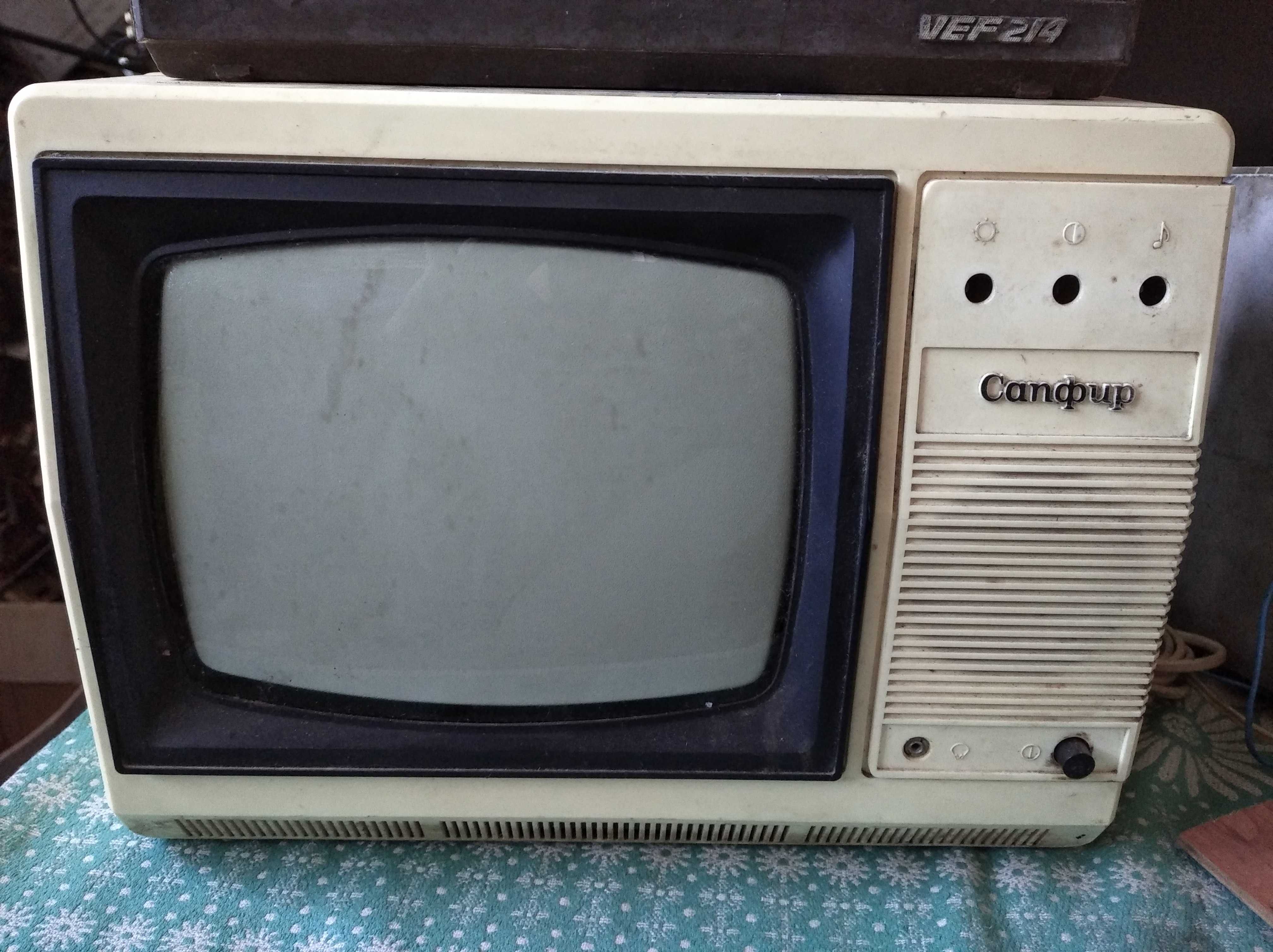 Продам телевизор СССР сапфир 400 griven