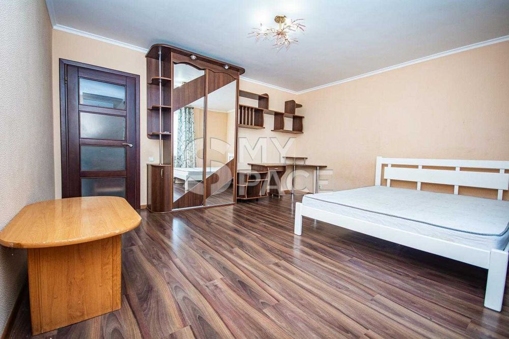 3к. 107м2 Дарницький бульвар Солов'яненка Юності Дарниця Дніпровський