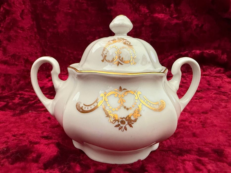 Цукорниця, вироблена в Чехословаччині.