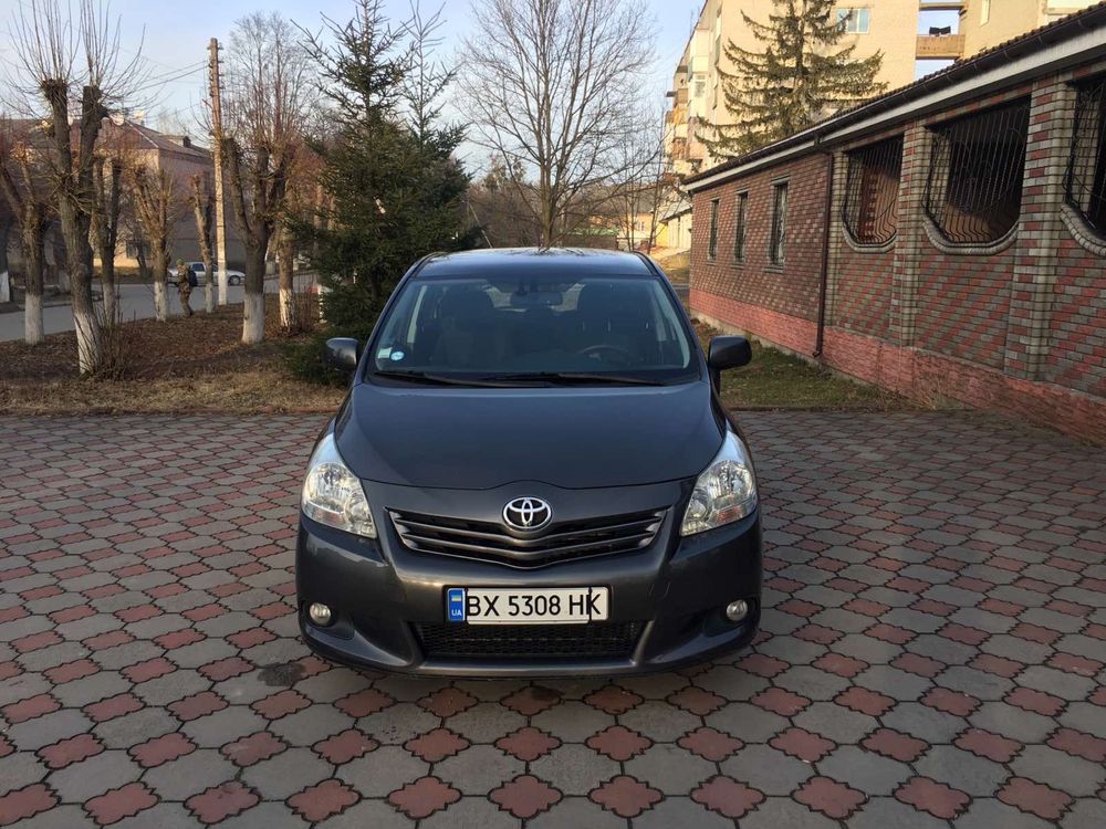 Toyota Verso 7 місць, макс. компл. 2.0 D4D